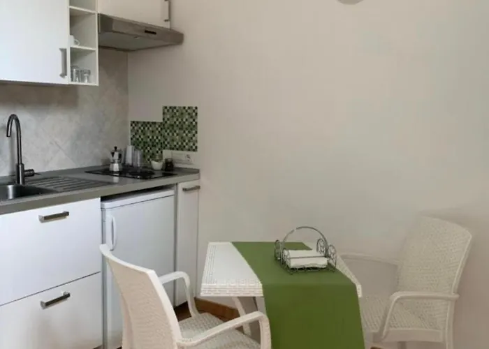 住宿加早餐酒店 A B&b,relaxing Location With Seaview 索伦托